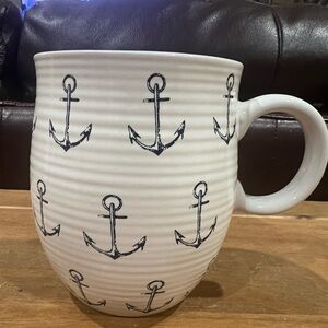 Blue Anchor coffee mug excellent condition. Holds 16oz.  No flaws!